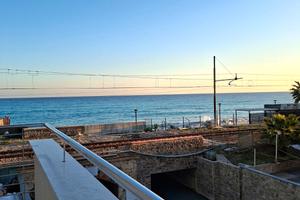 Bilocale sul mare Pietra Ligure