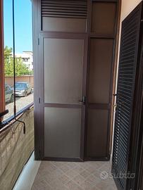 mobile da balcone marrone