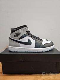 Nike Air Jordan 1 Mid "Light Smoke Grey"