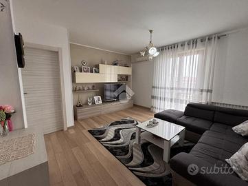 4 LOCALI A OSIO SOPRA