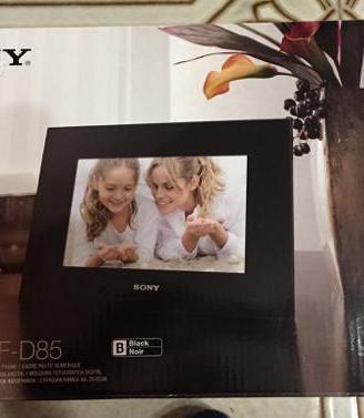 Digital photo frame