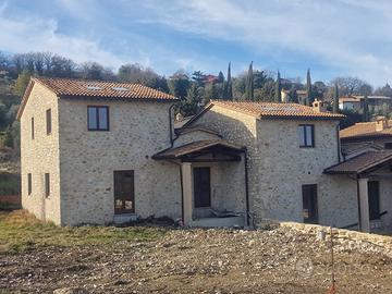 Villa a schiera a Avigliano Umbro