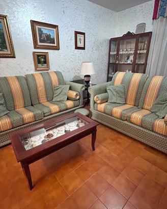 Coppia di divani classici eleganti anni 90