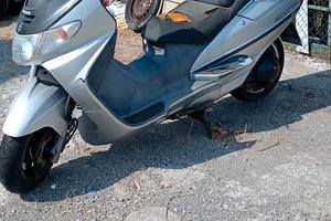 scooter Suzuki Burgman 400