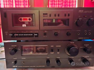 AKAI AM- 2450 E AKAI M30 DA VETRINA