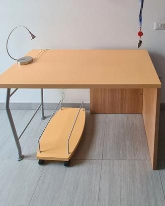 Letto per cameretta, scrivania, comodino 