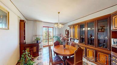 Osimo - Grande appartamento in zona Borgo