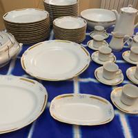 Elegante servizio di piatti in porcellana