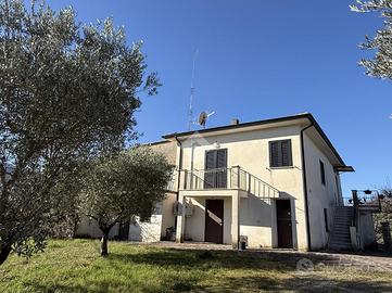 CASA INDIPENDENTE A ATINA