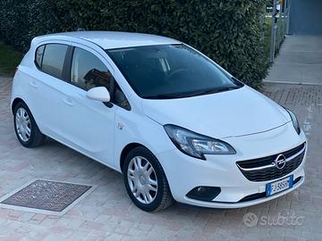Opel corsa 1.4 gpl neopatentati da vetrina