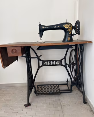 Macchina per cucire antica Singer 16K33