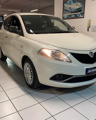 Lancia Ypsilon 1.2 69 CV 5 porte GPL Ecochic Silve