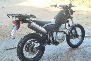 Moto Ymaha Tricker 250