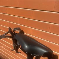Porta borraccia triathlon  e sella Fizik
