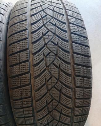 Gomme invernali 255/40 R21 102V