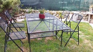 tavolo da giardino  con sedie