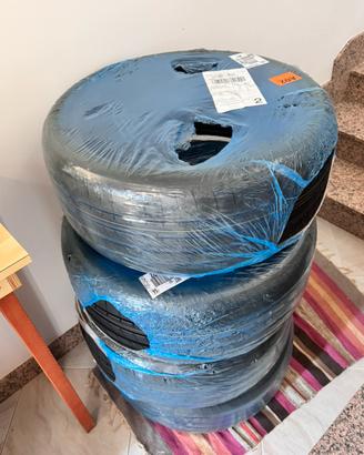 Pneumatici Good Year Asymmetric 3 245/40/R19 RFT