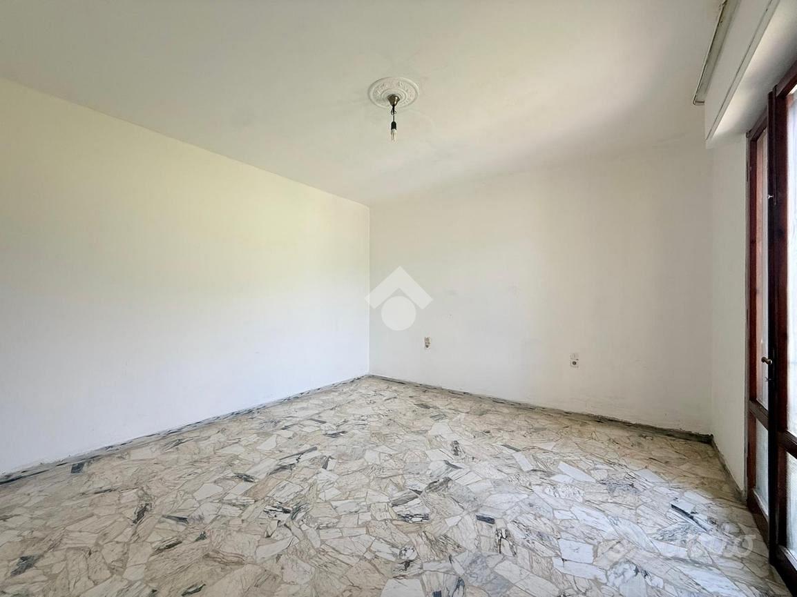 5 LOCALI A PRATO - Vista 5