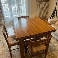 Tavolo estendibile con 4 sedie