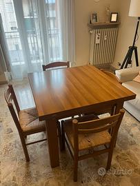 Tavolo estendibile con 4 sedie