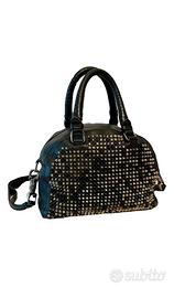 Borsa Louboutin panettone nera mix borchie