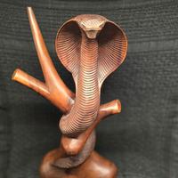 Cobra su Ramo 45cm Scultura Legno d'Arredo Design