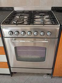 Cucina  con forno