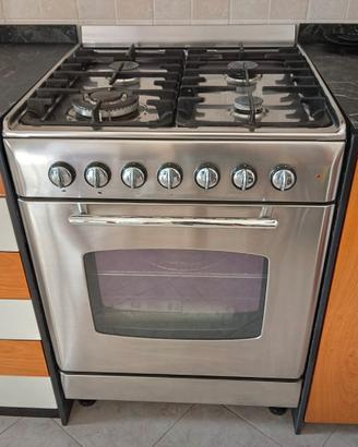 Cucina  con forno