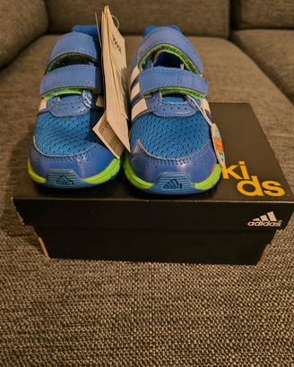 Scarpette Adidas Kids bimbo con strappo N. 22
