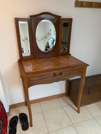 Toeletta Vintage a 3 specchi