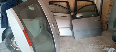 ricambi sportelli e cofano ant. post. Ford Fiesta 