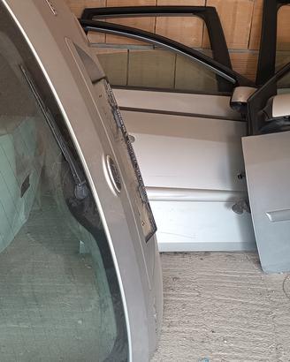ricambi sportelli e cofano ant. post. Ford Fiesta 