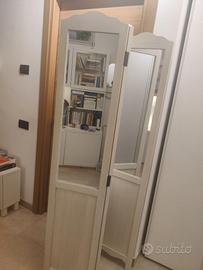 Paravento in legno con specchi