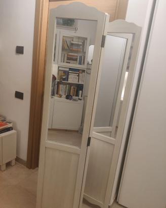 Paravento in legno con specchi
