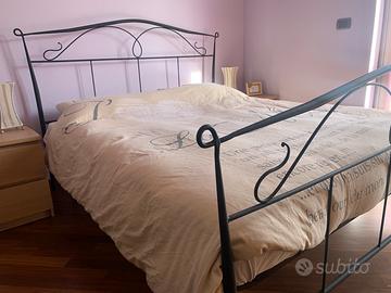 Struttura letto in ferro battuto