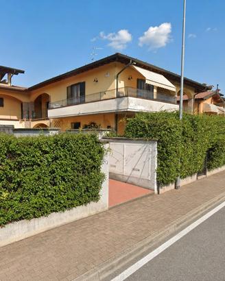 Trilocale con garage