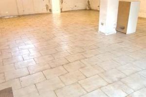 Attività / Licenza di 100 m² con 1 locale a Somma 