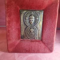 Madonna.  Argenteria artistica

Argento 800