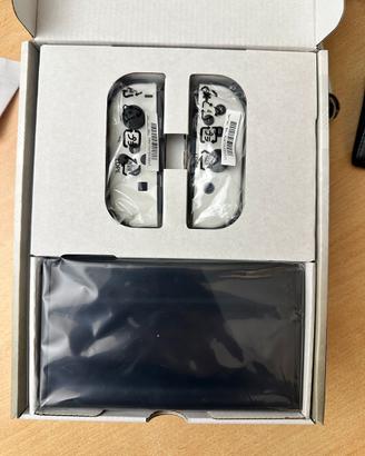 Nintendo Switch OLED Bianca