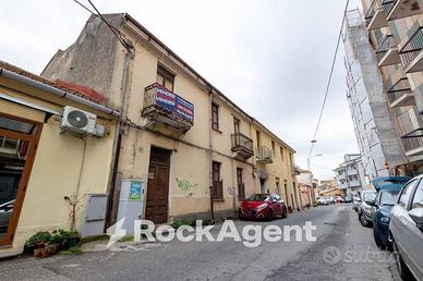 CASA INDIPENDENTE CON GIARDINO NEL CUORE DEL Q.RE