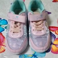 Scarpe ragazza numero 32, con luci.
