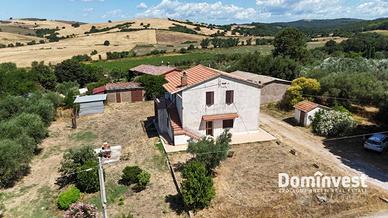 Rustico / Casale di 204 m² con 5 locali a Capalbio