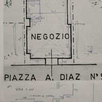 Locale commerciale 40 mq in piazza a Carlentini