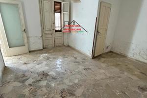 Palazzina a Trappeto (Rif.1056)