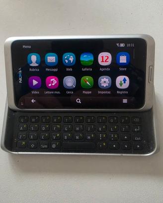 Nokia E7 Comunicator 