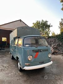 Volkswagen T2 autonegozio da ristrutturare