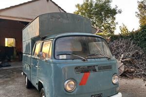 Volkswagen T2 autonegozio da ristrutturare