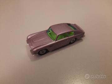 Husky Aston MARTIN DB6 modellino