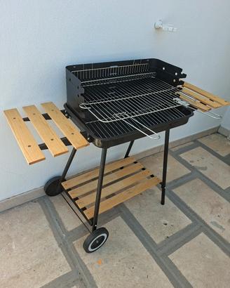 Barbecue con ruote e rupiani.