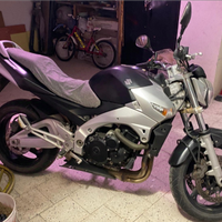 Suzuki gsr